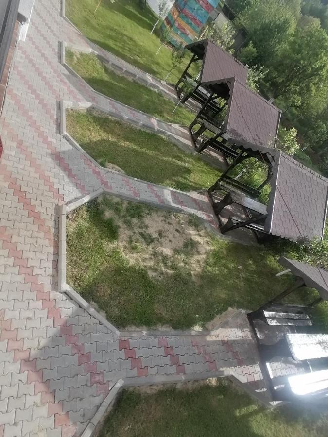 Pensiunea Iuliana Căpăţîneni-Ungureni Buitenkant foto